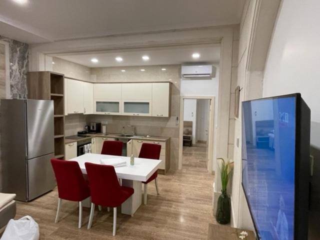 Villa Luce Mit Pool Макарска Экстерьер фото