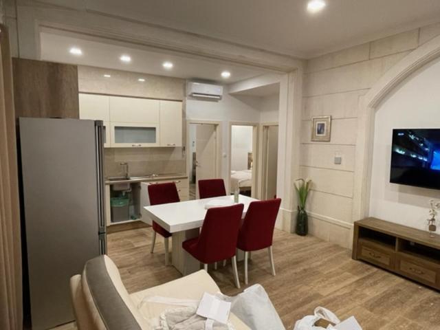 Villa Luce Mit Pool Макарска Экстерьер фото