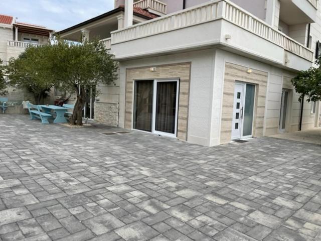 Villa Luce Mit Pool Макарска Экстерьер фото
