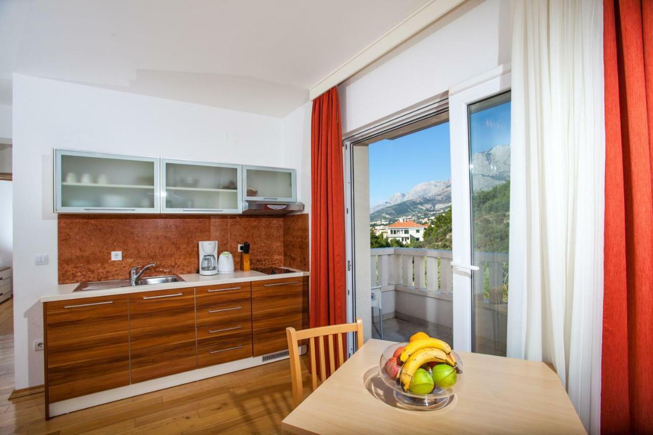 Villa Luce Mit Pool Макарска Экстерьер фото
