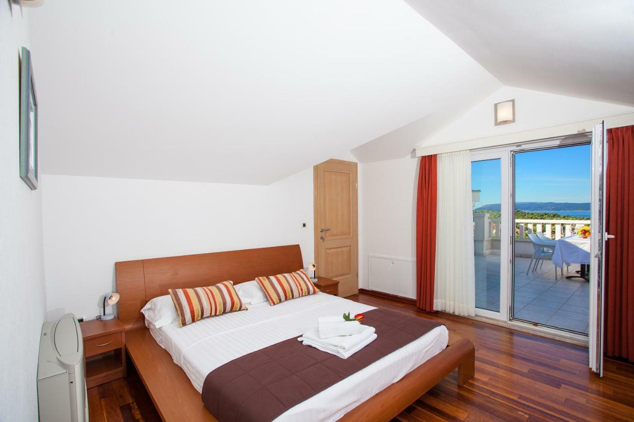 Villa Luce Mit Pool Макарска Номер фото